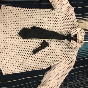 Boy dress shirt and tie new. Size 6